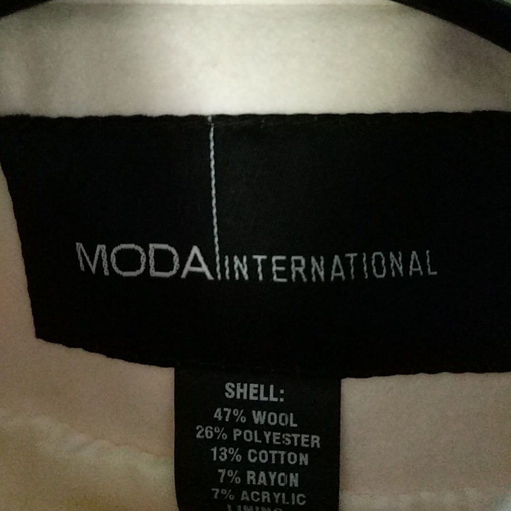 Beautiful jacket - Picture 2 of 8